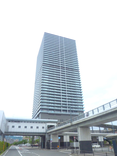 八尾市龍華町のマンションの建物外観