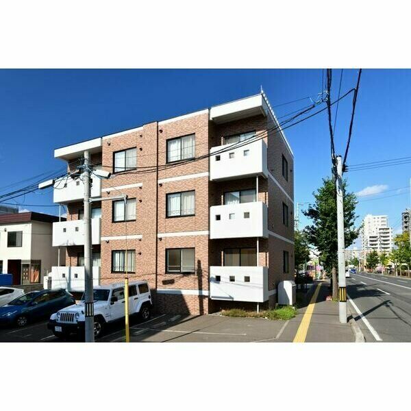 札幌市北区新琴似五条のマンションの建物外観