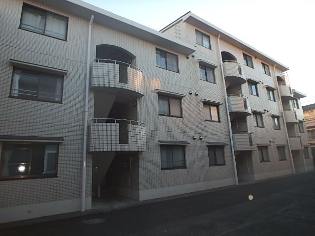 世田谷区北沢のマンションの建物外観