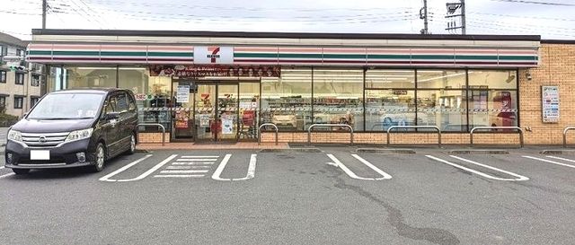 コンビニ　セブンイレブン木更津高柳南店（コンビニ）まで500m