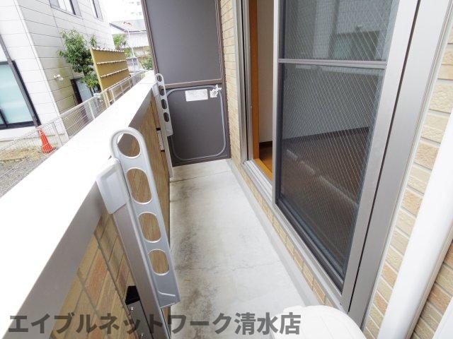 バルコニー　陽当たり良好なバルコニーです