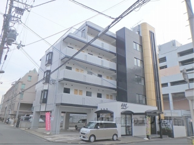 京都市右京区西院西寿町のマンションの建物外観