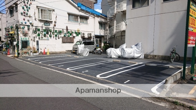 駐車場　エントランス