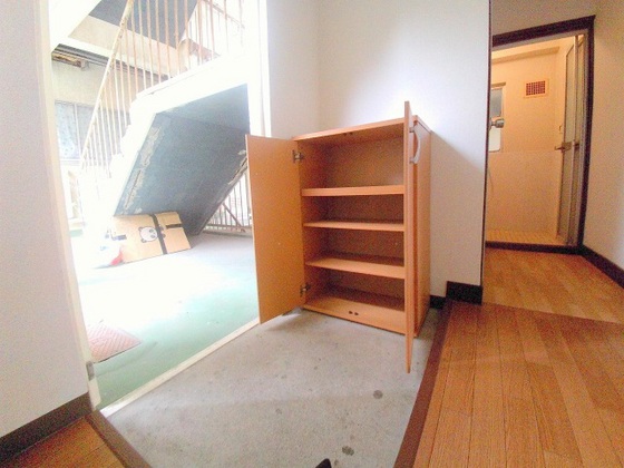 玄関　※別部屋の写真です