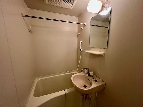 バス・シャワールーム　設備・仕様は号室により異なる為、現状を優先いたします。