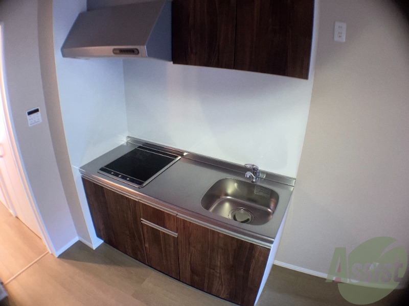 キッチン　ＩＨコンロ付きのキッチンは、広々としていますね。