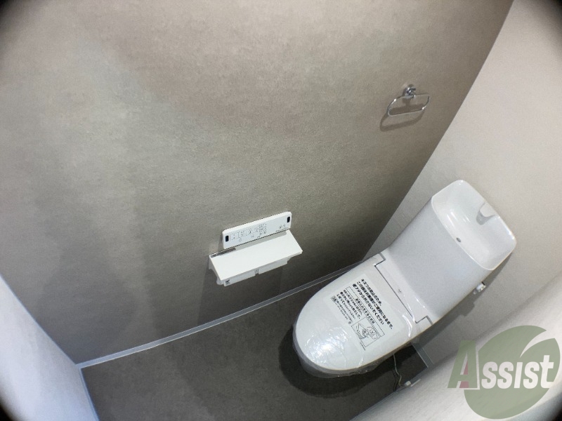 トイレ　温水洗浄便座付きのトイレは、冬場でも快適に利用できます。