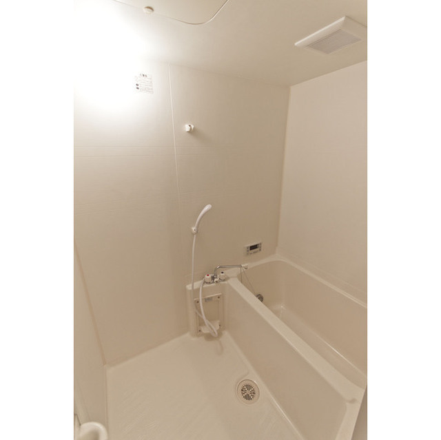 バス・シャワールーム　追い焚き機能付き☆