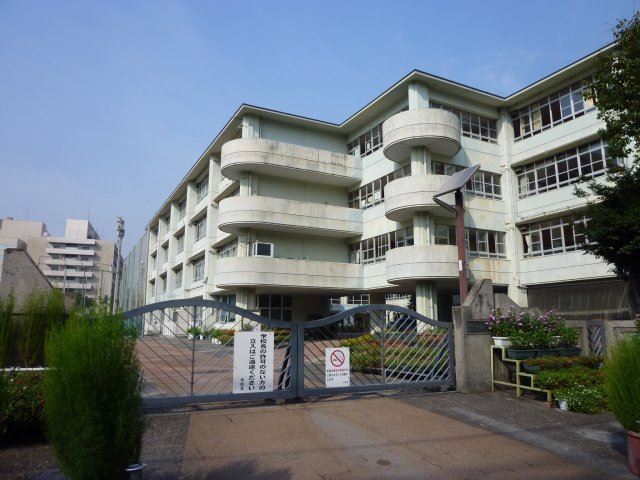 【サンパーク加治屋町パークサイド１００２号の中学校】