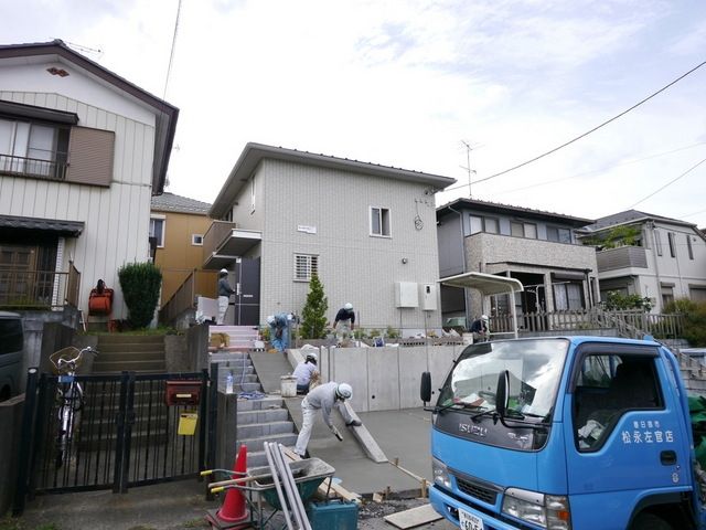 【さいたま市中央区上峰のアパートの建物外観】