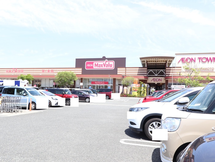 ショッピングセンター　イオンタウン西熊本（ショッピングセンター）まで728m