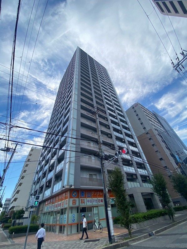 【大阪市淀川区宮原のマンションの建物外観】