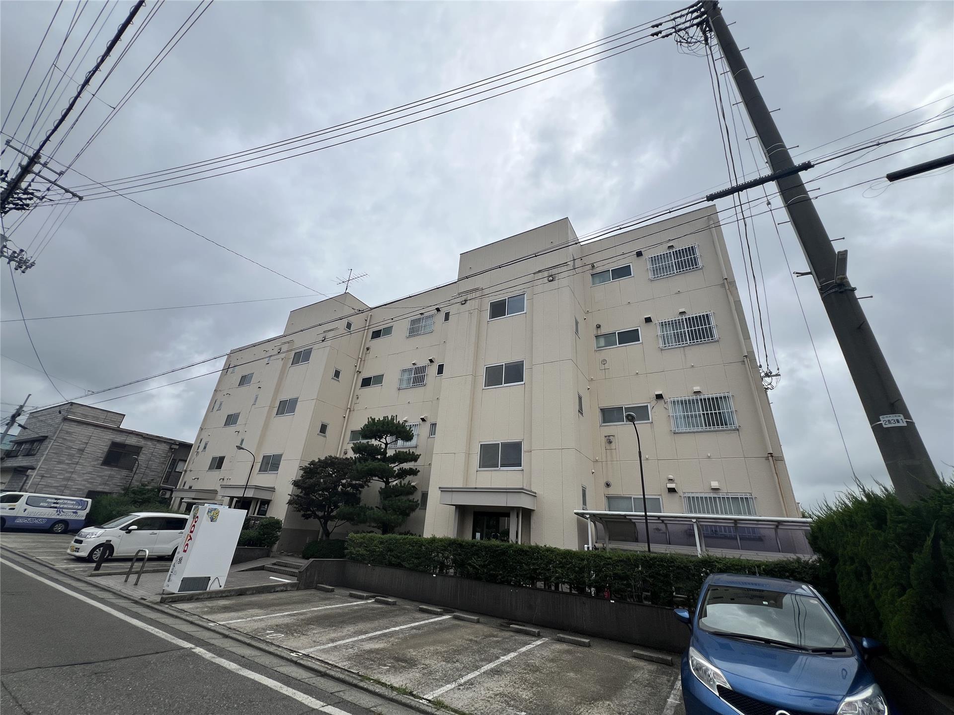 リバーサイドコーポ静河荘の外観