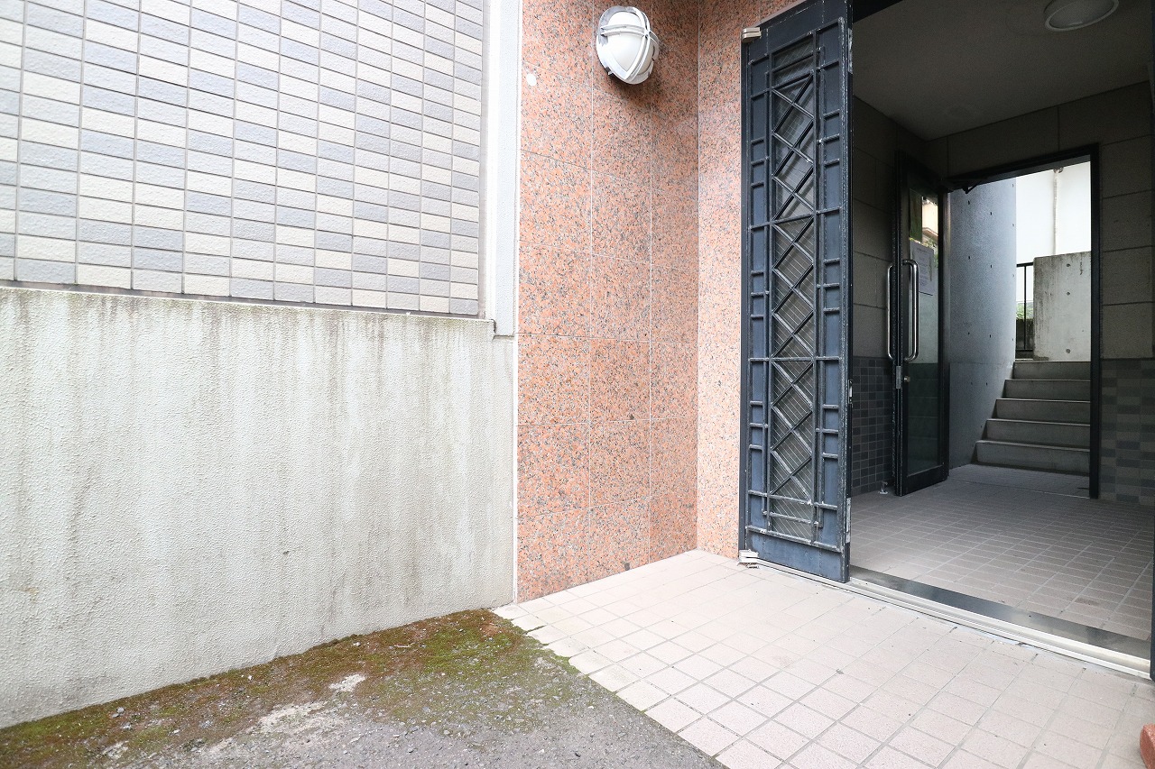 建物外観　人気の宇宿地区！交通お買い物便利な好立地！