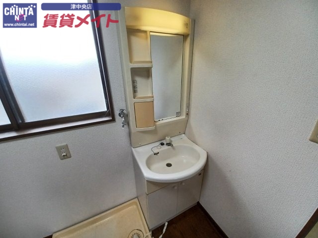 洗面設備　同じ物件、別部屋の写真です