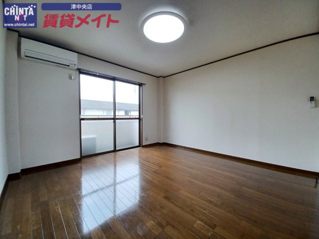 居室・リビング　同じ物件、別部屋の写真です