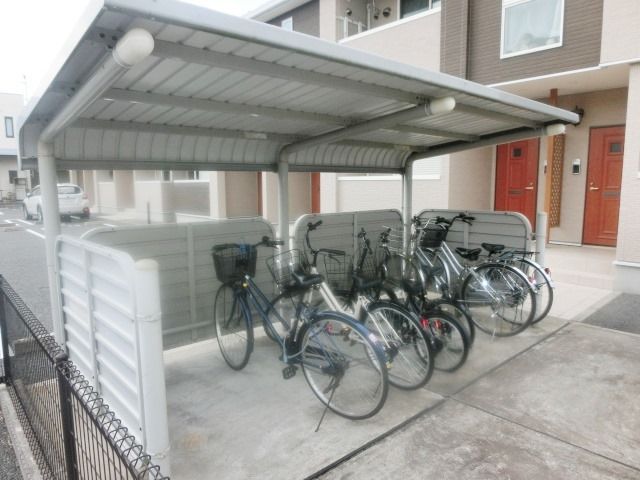 その他共有部分　屋根付き駐輪場