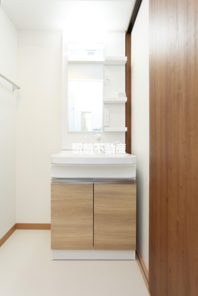 洗面設備　写真は同タイプ別号室