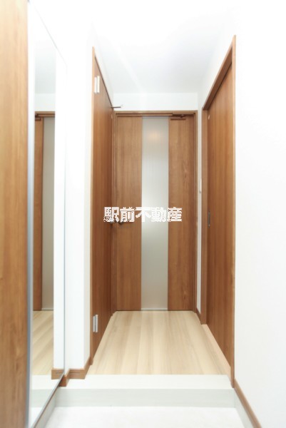 玄関　写真は同タイプ別号室