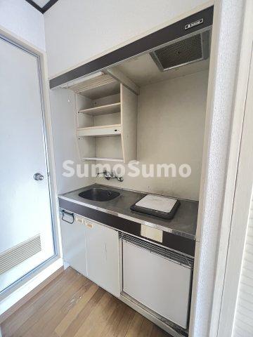 キッチン　コンパクトなキッチンで掃除もラクラク