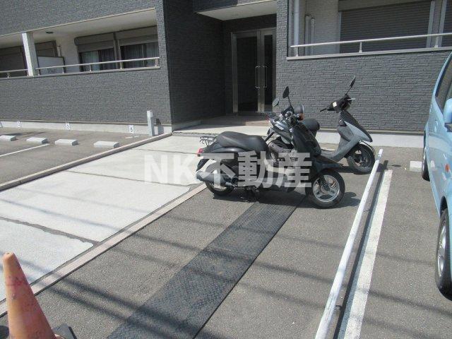 駐車場　バイク置場です
