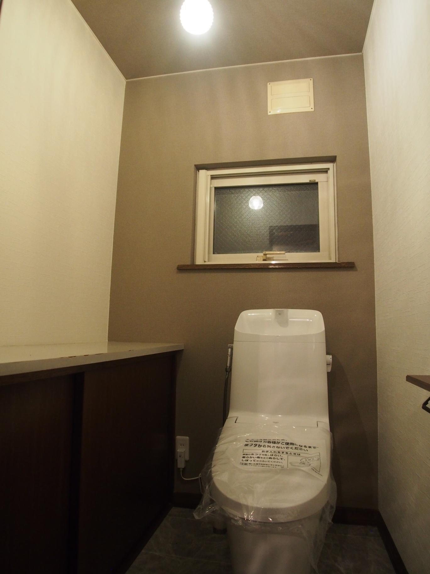 トイレ　隠し収納可能