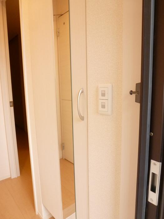 玄関　同タイプ・現況優先