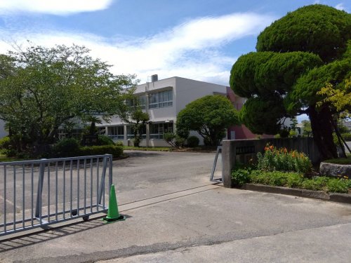 中学校　久留米市立田主丸中学校（中学校）まで2204m