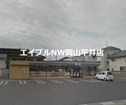 コンビニ　セブンイレブン岡山関店（コンビニ）まで493m