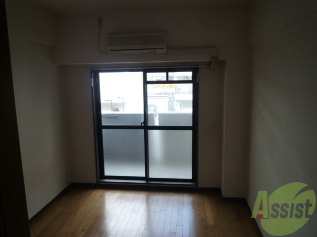 その他部屋・スペース　日当り良好の洋室はいいですね。