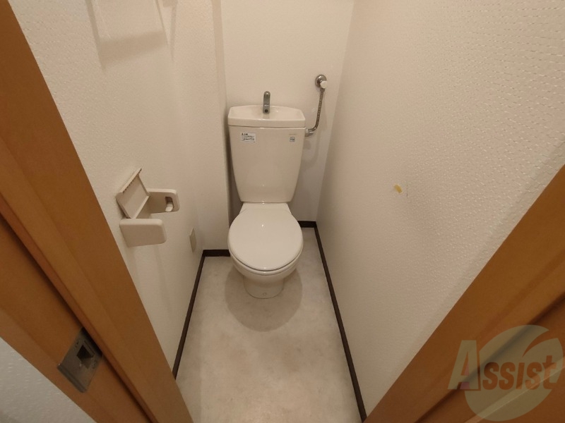 トイレ　ウォシュレット機能がついたトイレ。安心して使用できますね。