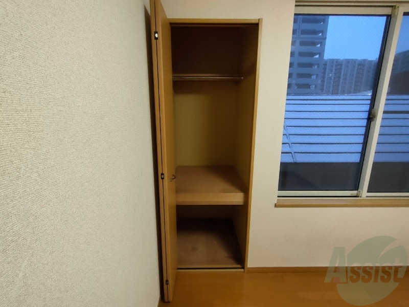 収納　寝室の収納です。部屋がすっきり片付きます。