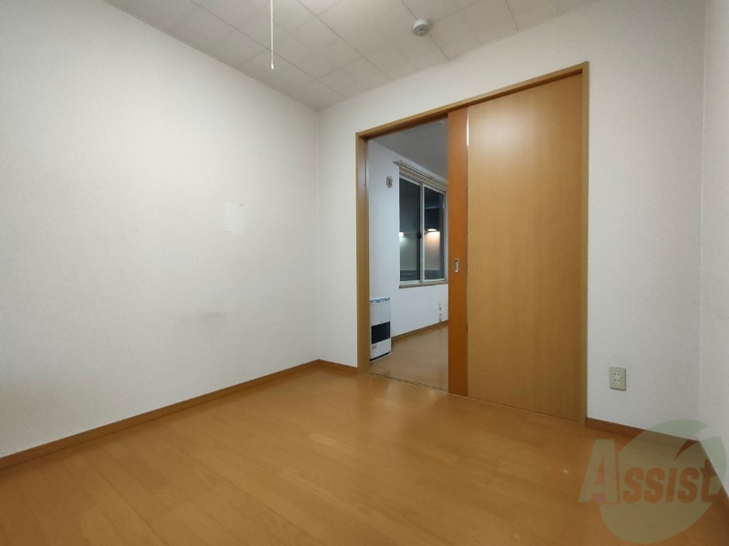 その他部屋・スペース　寝室です。二部屋をどう使うかはあなた次第です！