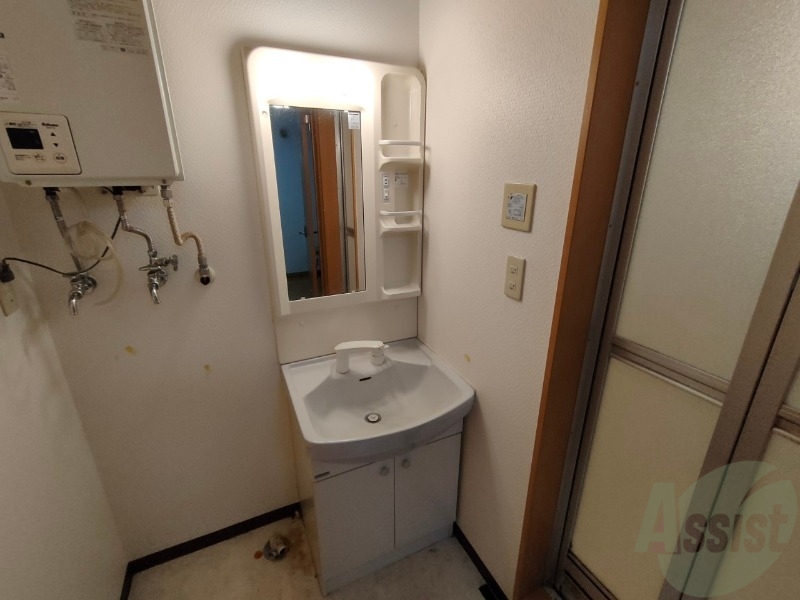 洗面設備　こちらに洗面台があります。朝の洗顔はこちらで。