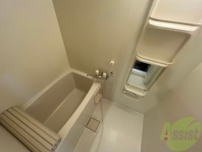 バス・シャワールーム　お風呂になります。一日の疲れを癒してくださいね。