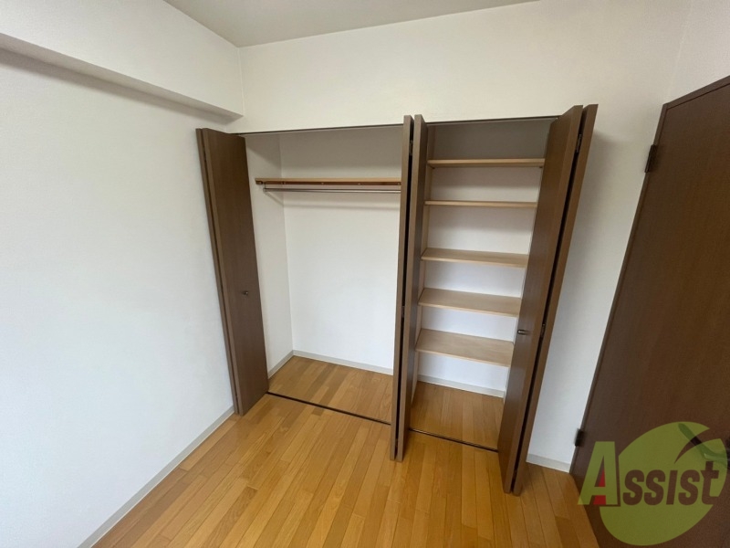 収納　寝室の収納です。部屋がすっきり片付きます。