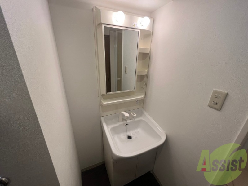 洗面設備　こちらに洗面台があります。朝の洗顔はこちらで。