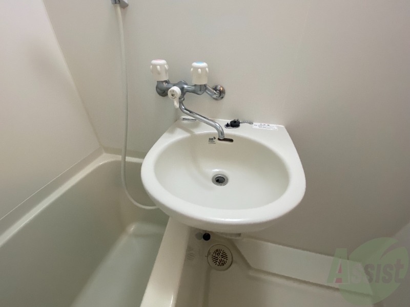 洗面設備　洗面台は浴室についています。以外と使いやすいです