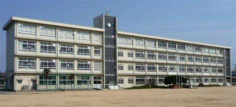 小学校　氷丘南小学校（小学校）まで1040m