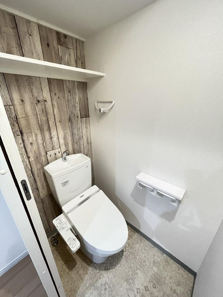 トイレ　※代表タイプの写真のため実際と異なる場合がございます