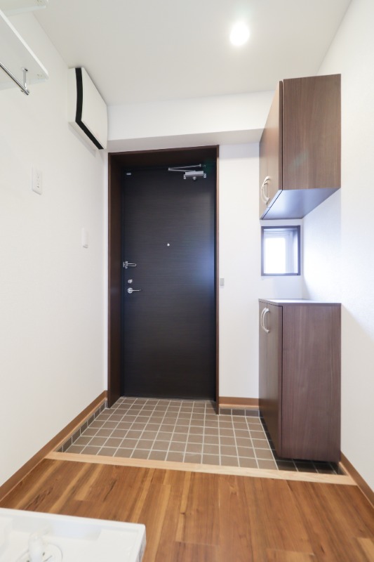 玄関　図面と現状に相違がある場合には現状を優先