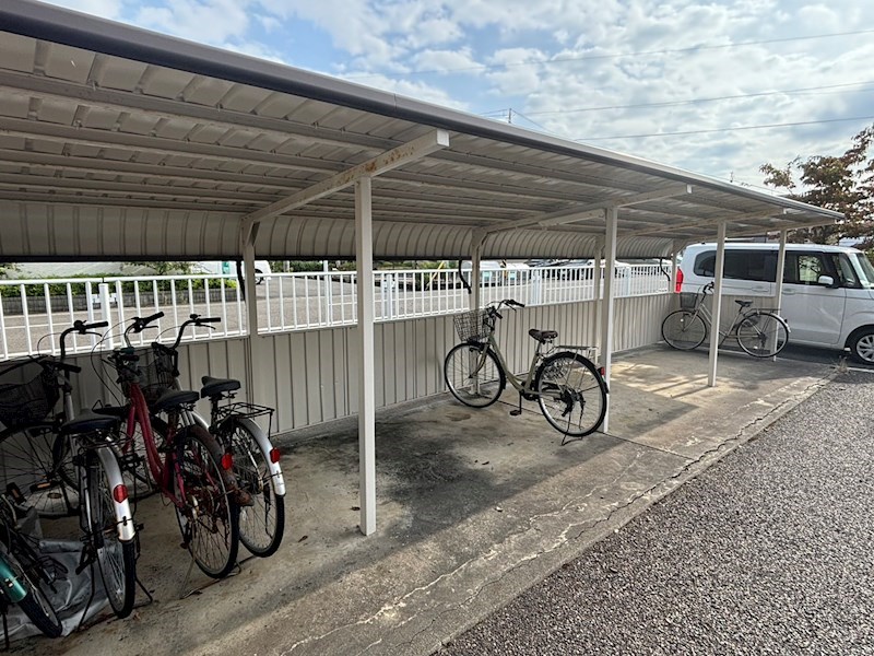 その他共有部分　屋根付き駐輪場