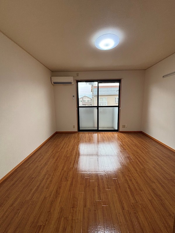 居室・リビング　陽あたりの良い明るいお部屋