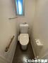 トイレ　落ち着いた色調のトイレです