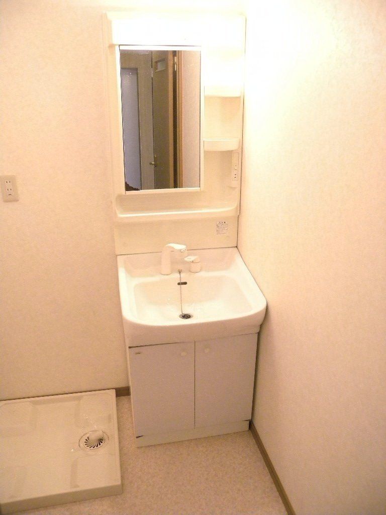 洗面設備　※別フロアの写真です
