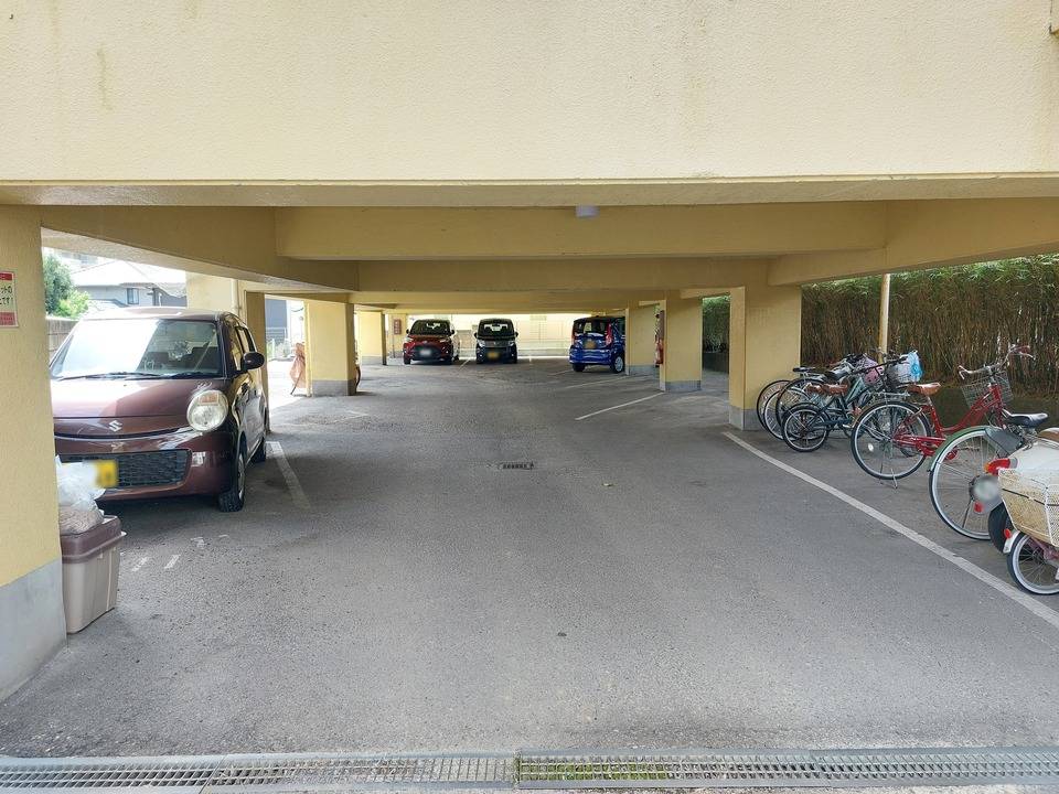 駐車場　駐車場