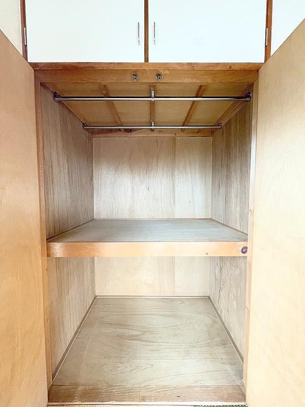 収納　天袋付き押入れ