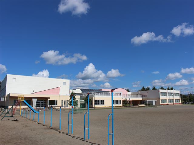 小学校　北見市立小泉小学校（小学校）まで1370m