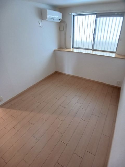 ＪＲ北陸本線 長浜駅 バス乗車時間：10分 最寄りバス停で下車 徒歩7分 3階建 築17年の内装写真