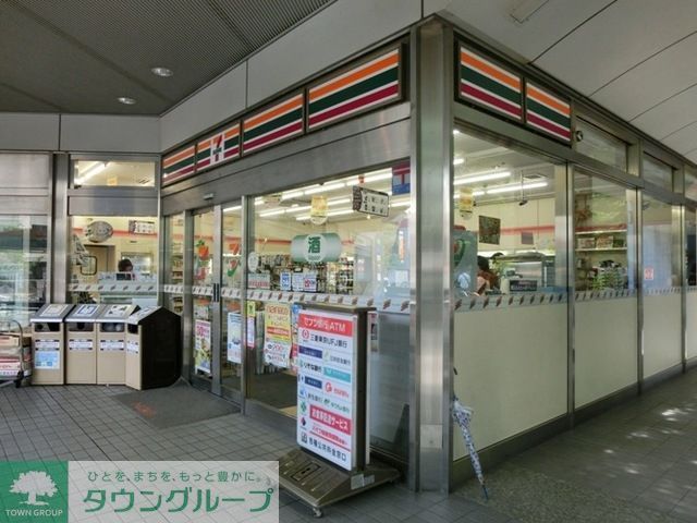 コンビニ　セブンイレブン（コンビニ）まで690m